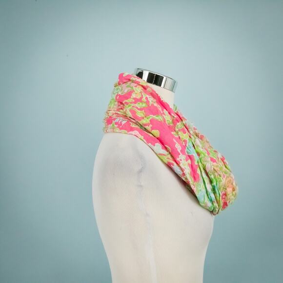 Lilly Pulitzer Southern Charm Riley Pink Floral Print Infinity Loop Rayon Scarf - Picture 3 of 5